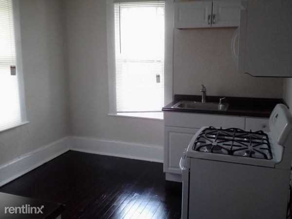 209 S Lakeside Dr - Photo 2 of 8