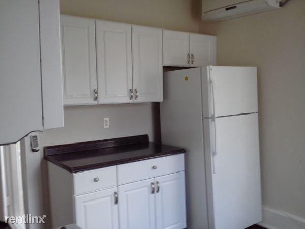 209 S Lakeside Dr - Photo 3 of 8