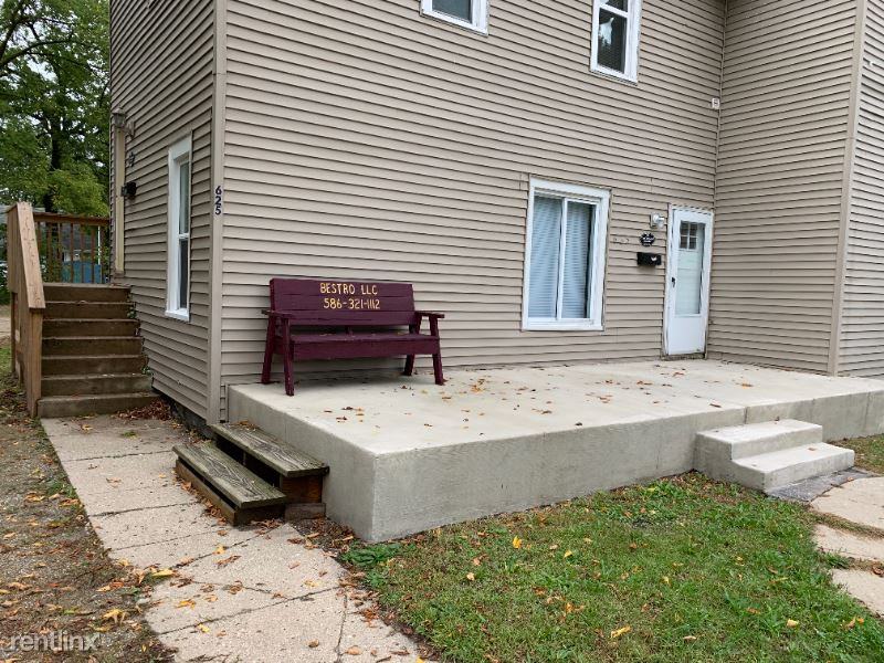 625 S Oak St - Photo 3 of 22