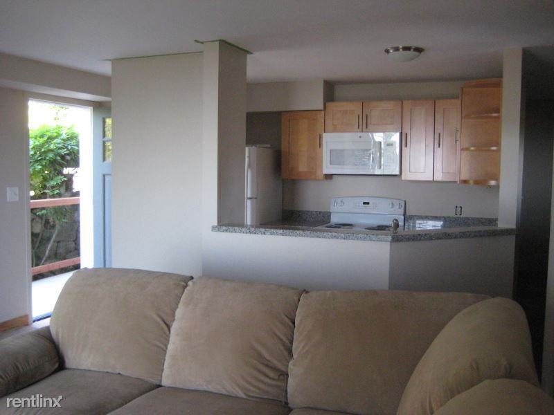 914 Hilldale Ave - Photo 3 of 10