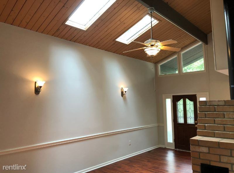 9240 Nova Dr - Photo 2 of 13