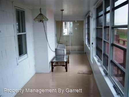 206 Beach Rd - Photo 2 of 26