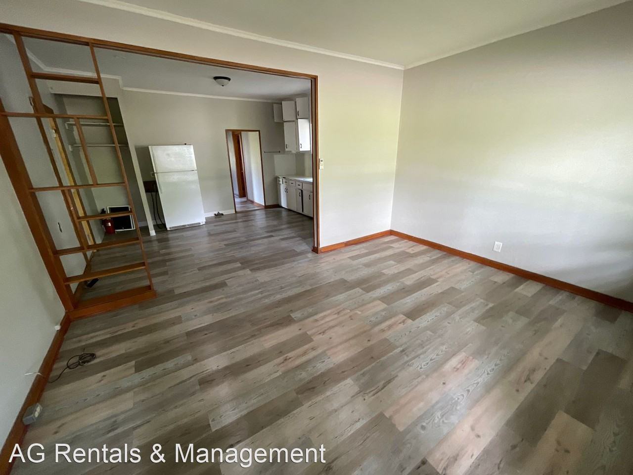 2310 Euclid Ave - Photo 2 of 12