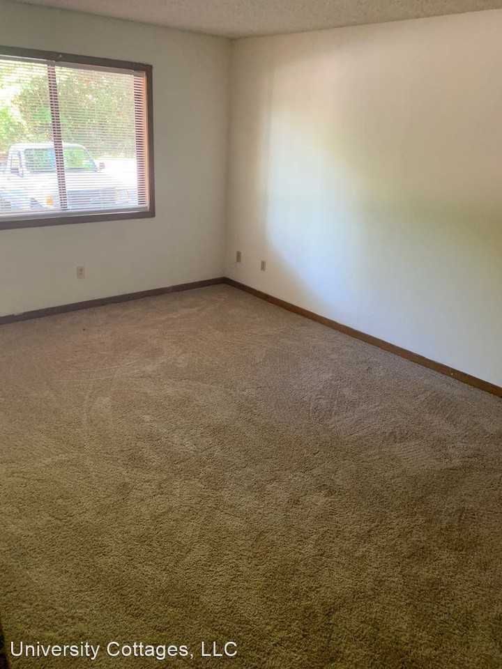 814 Creekside Dr - Photo 2 of 7