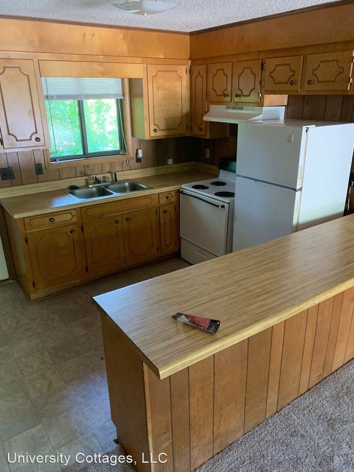 814 Creekside Dr - Photo 3 of 7