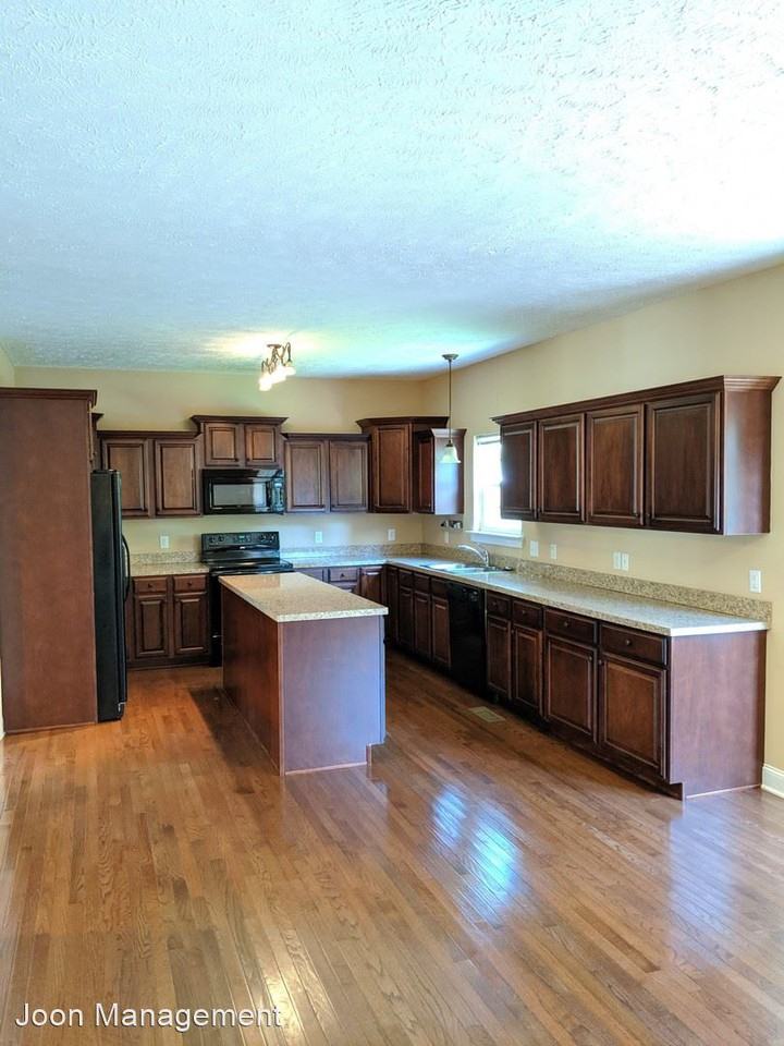 4025 Sweetberry Dr - Photo 3 of 7