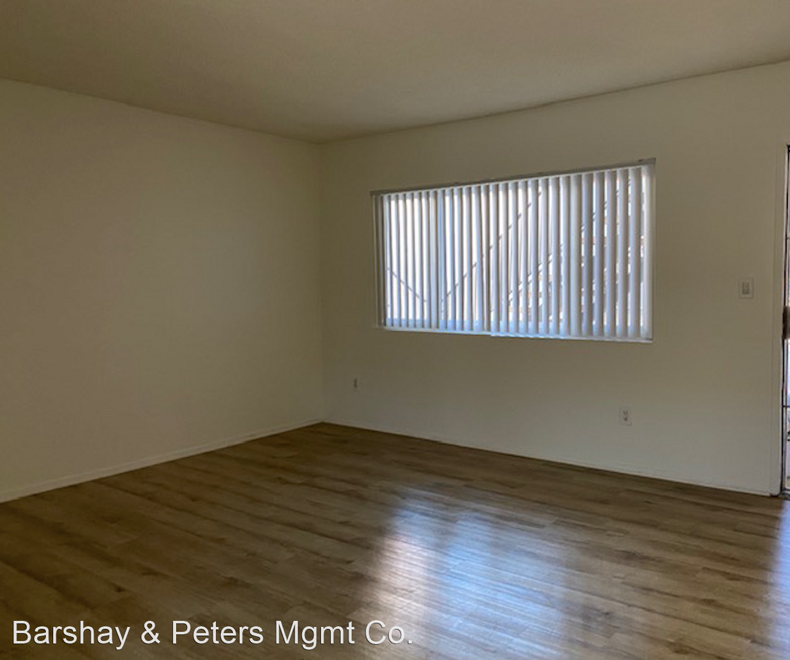 4207 Manhattan Beach Blvd - Photo 2 of 9