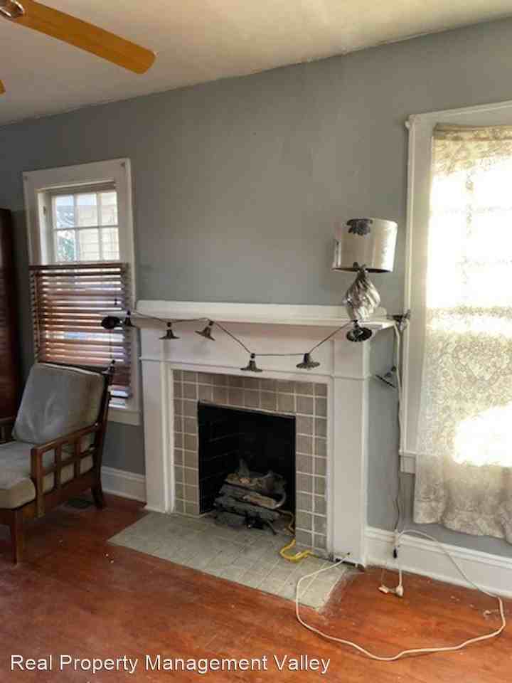 907 Somerset Dr - Photo 3 of 11