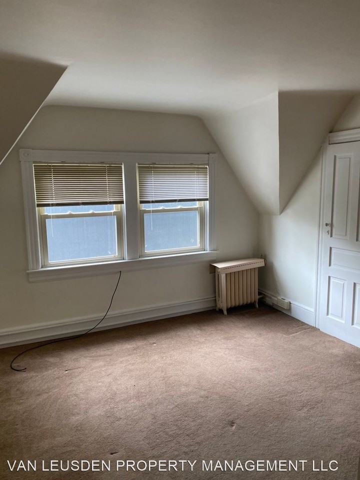 1026 Penn Avenue - Photo 3 of 24