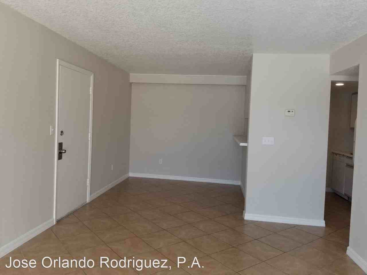 933 W Oak Ridge Rd
