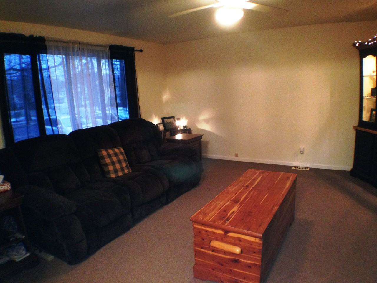 2476 Richards Ave - Photo 3 of 15