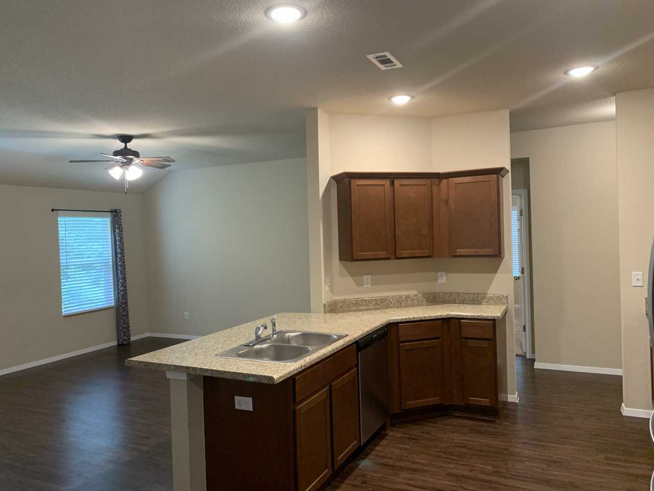 15249 Mills Ter - Photo 3 of 17