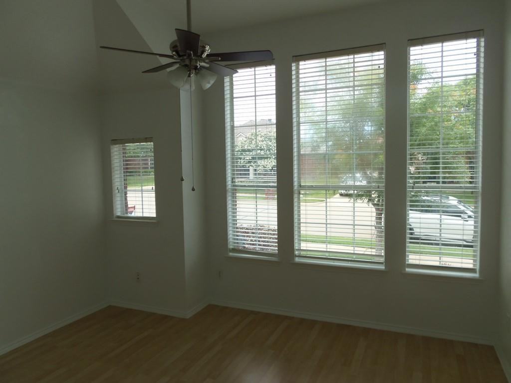 6212 Crestmont Ln - Photo 2 of 14