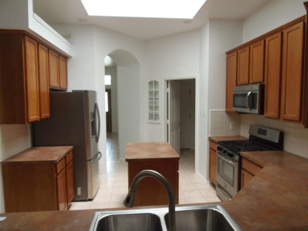6212 Crestmont Ln - Photo 3 of 14