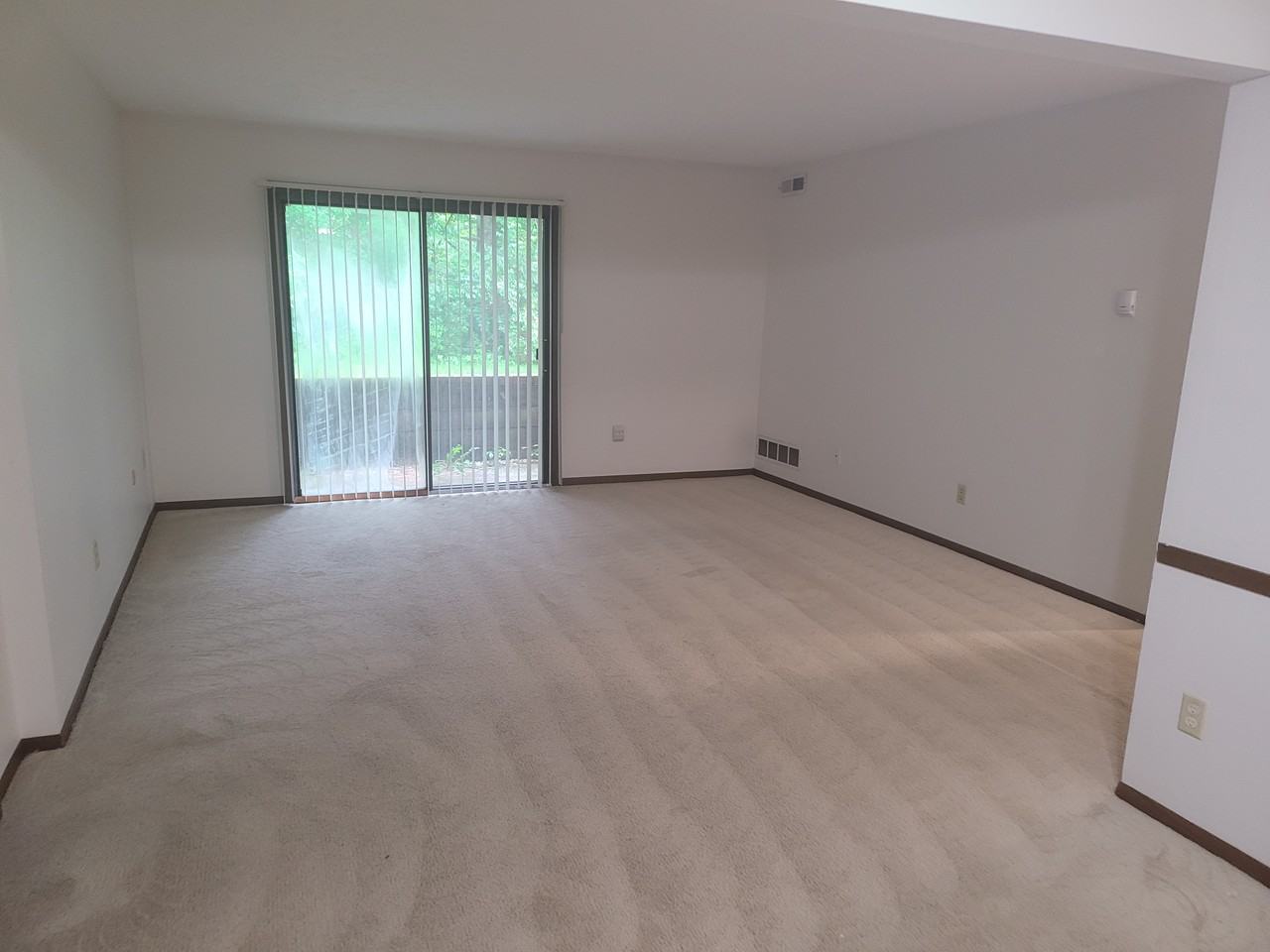 1557 Hampton Knoll Dr - Photo 2 of 4