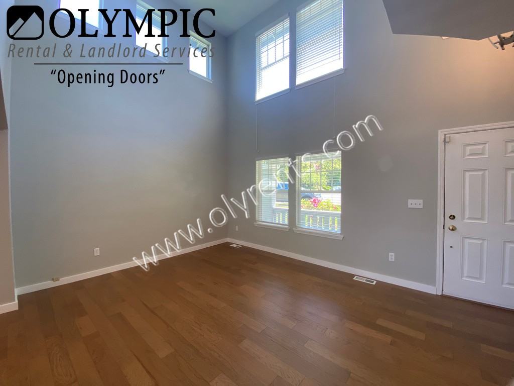 1460 Montgomery St - Photo 3 of 18