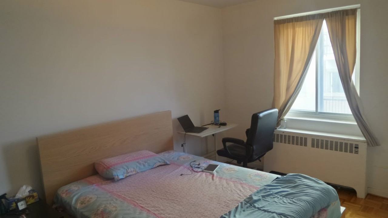 3563 Rue University - Photo 2 of 6