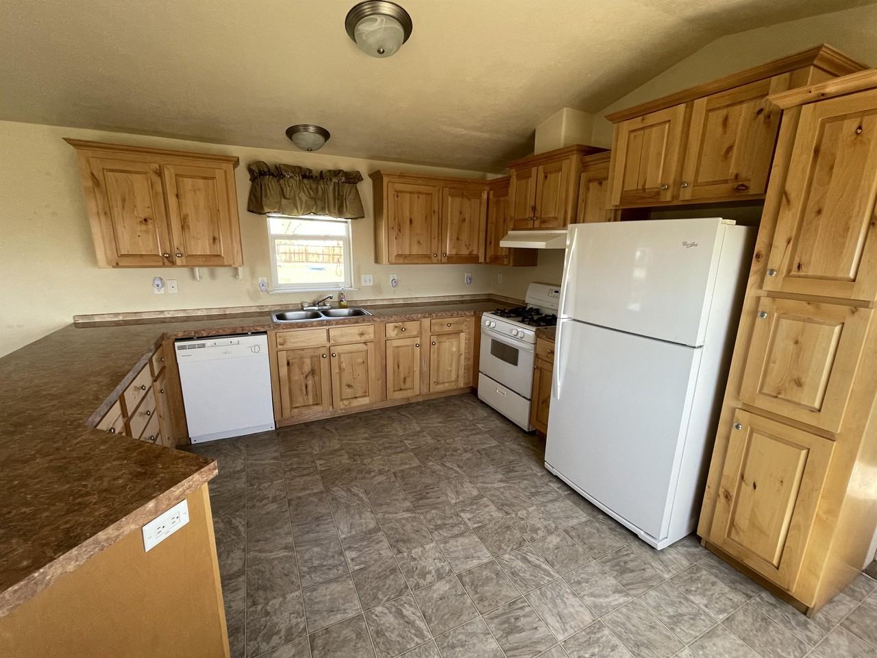 1412 Cleveland Dr #1 - Photo 3 of 16
