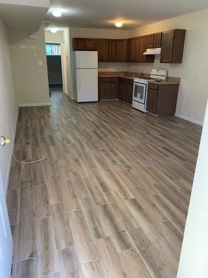 563 Bloomingdale Rd - Photo 2 of 4