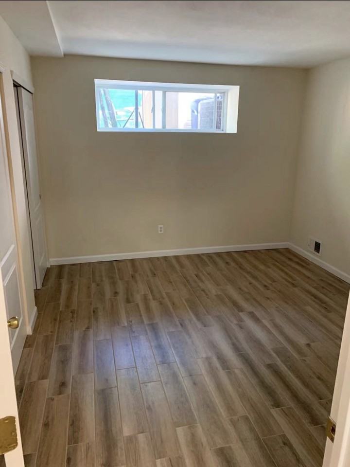 563 Bloomingdale Rd - Photo 3 of 4