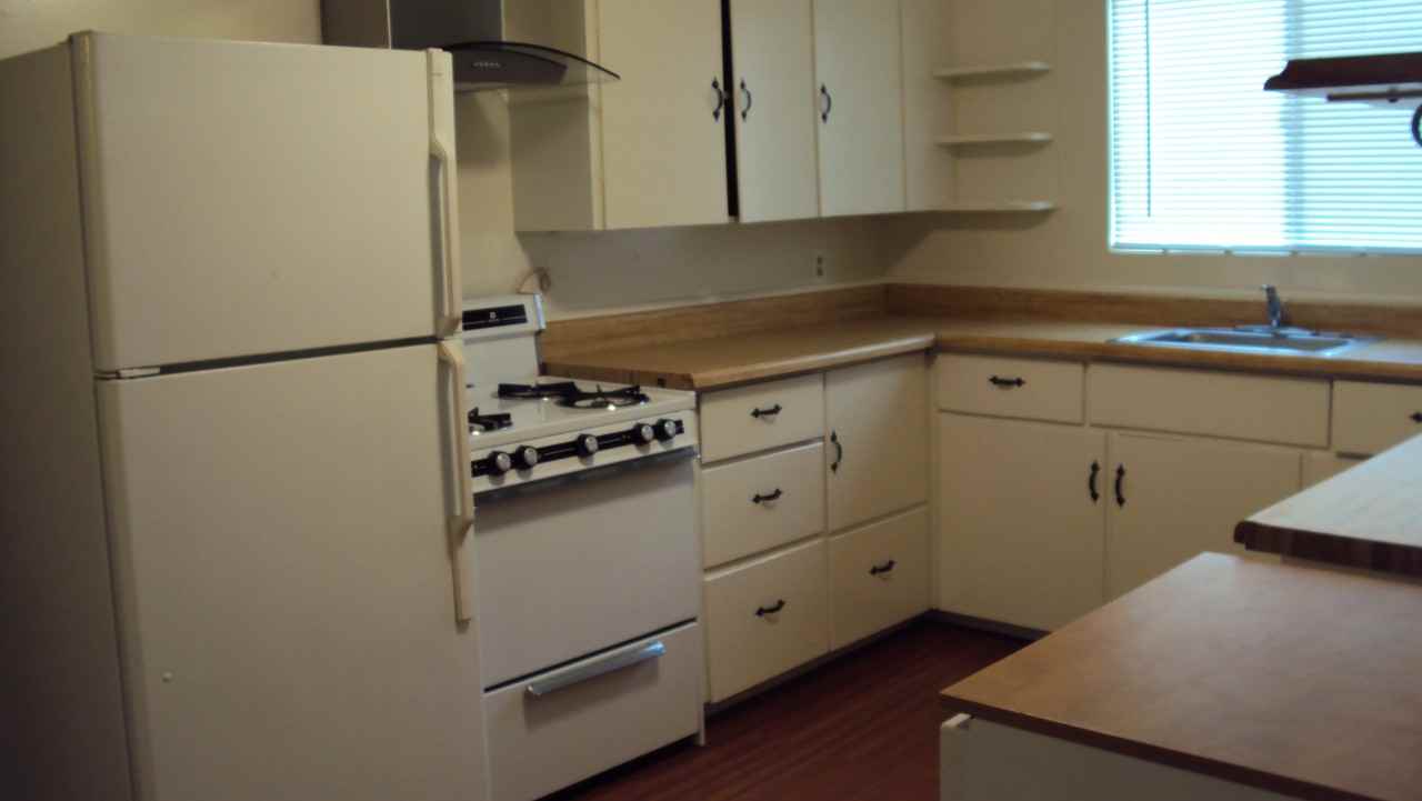 645 Paco Drive - Photo 3 of 8