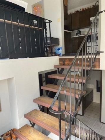 FABULOUS 2 BEDROOM 4 - Photo 3 of 14