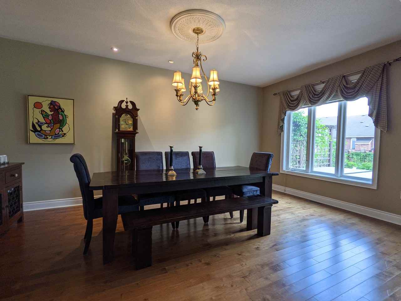 17 Apple Tree Cres - Photo 3 of 8