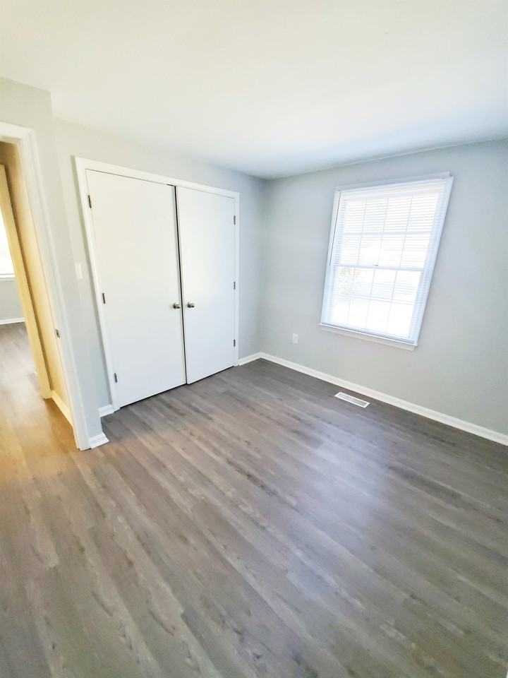 109 Benjamin Ave #1 - Photo 3 of 30