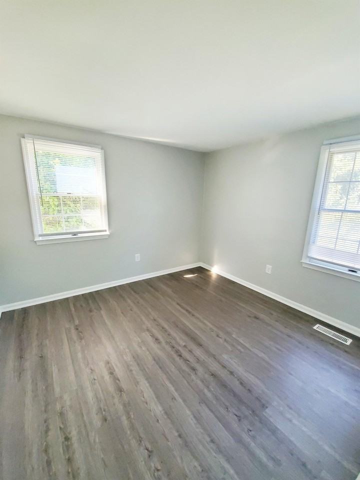109 Benjamin Ave #1 - Photo 4 of 30