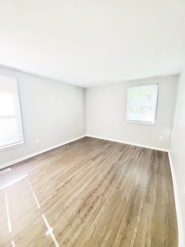 109 Benjamin Ave #1 - Photo 6 of 30