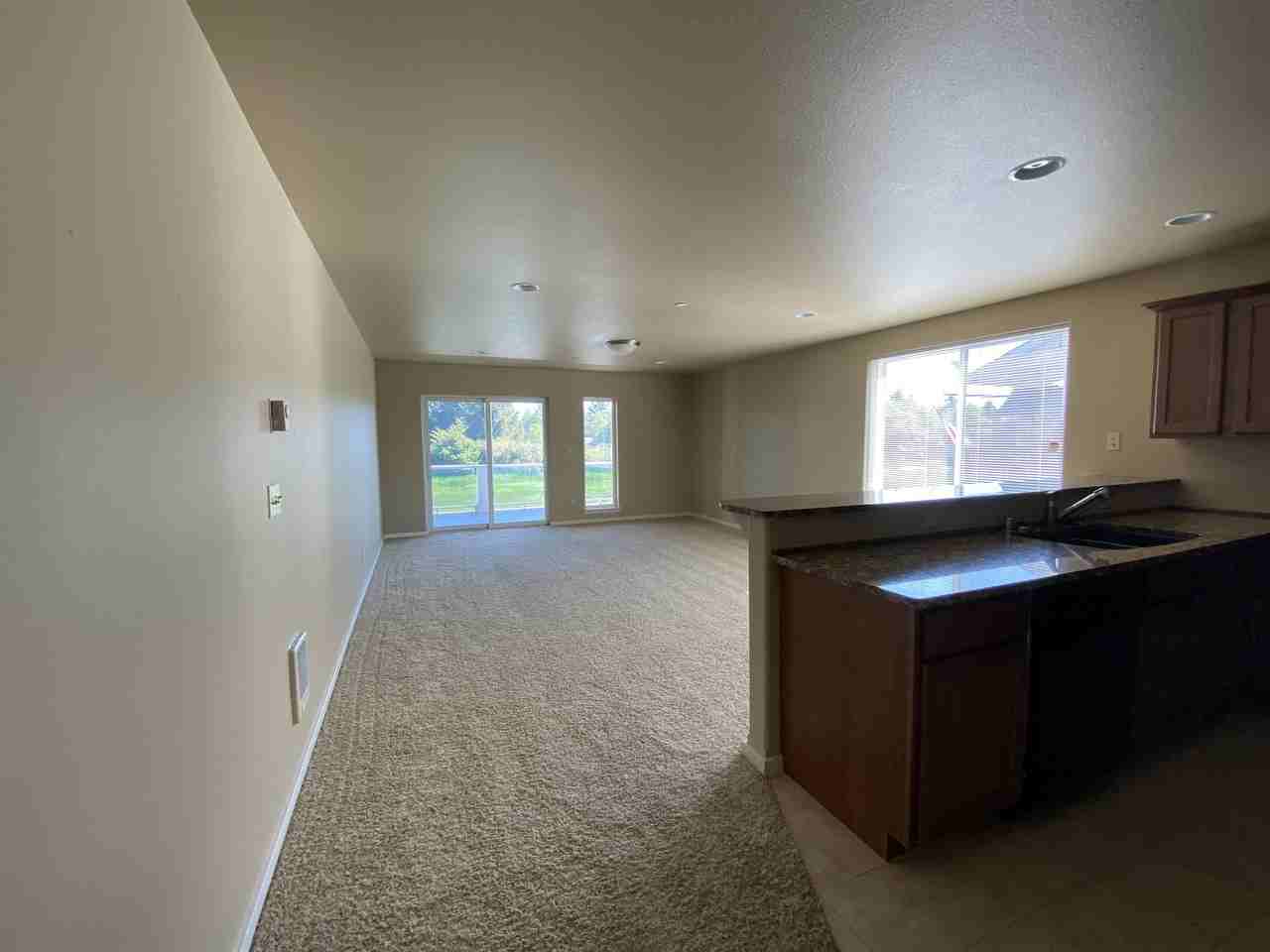 978 Point Brown Ave Se #4 - Photo 4 of 11