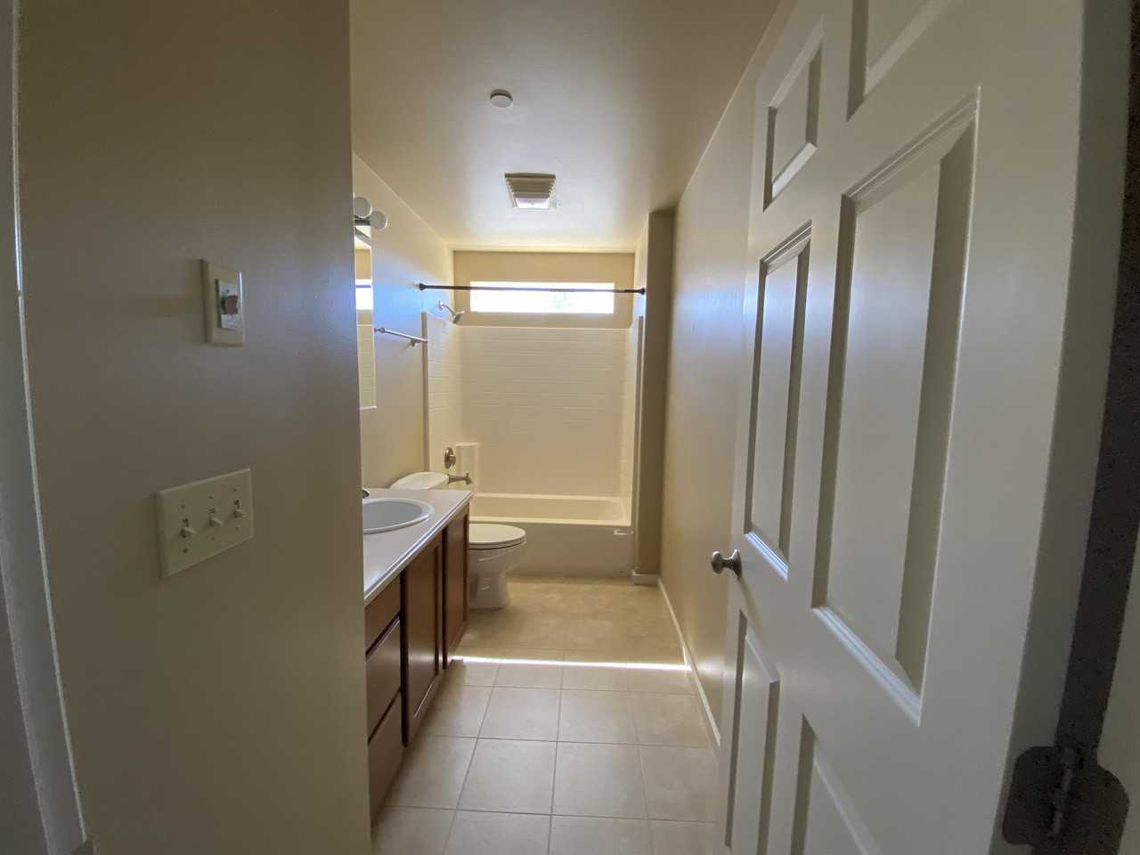 978 Point Brown Ave Se #4 - Photo 7 of 11