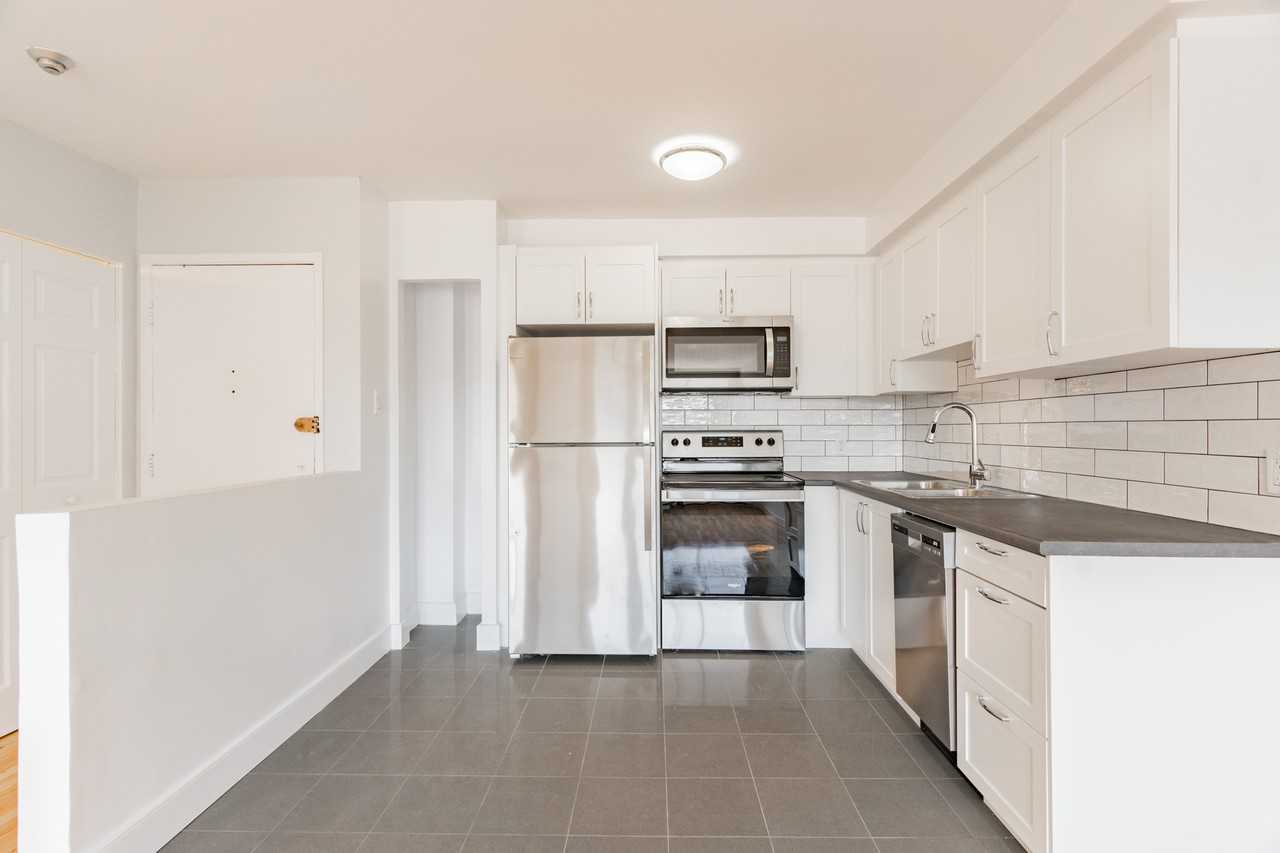 939-959 Boulevard de la Cote Vertu - Photo 3 of 23