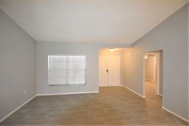 3226 Oakwood Pl - Photo 3 of 19