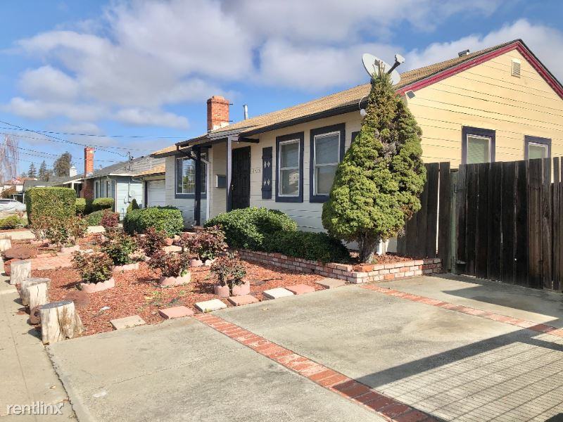 24036 Myrtle St - Photo 2 of 28