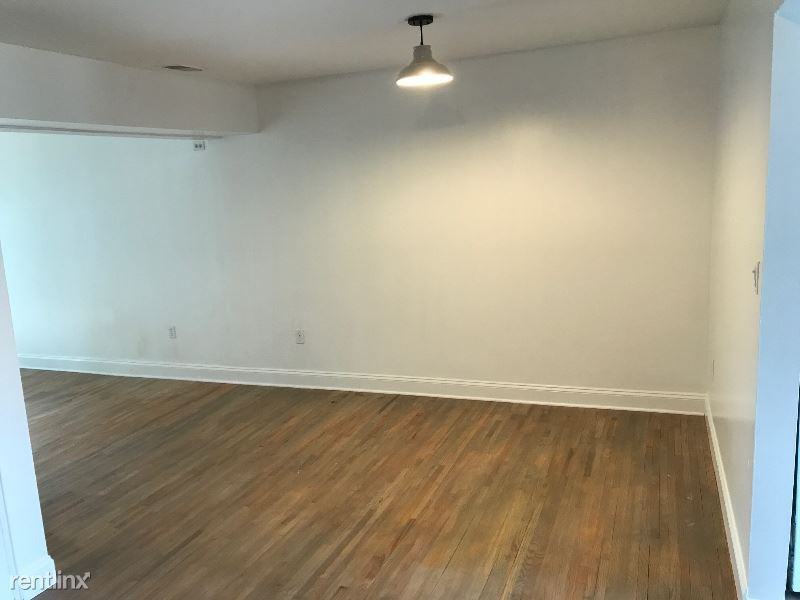 1908 Silver Ct - Photo 2 of 7