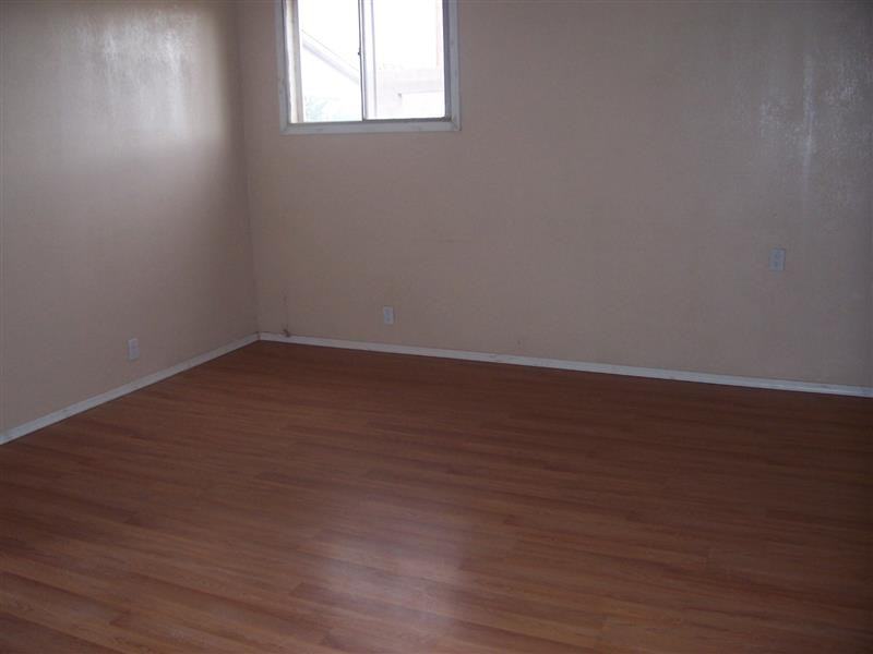 1009 W Fleming St - Photo 2 of 5