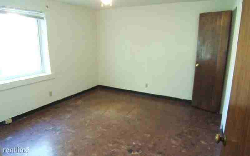 1597 Meadow Rd - Photo 2 of 15