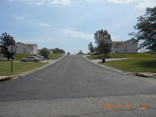 648 E 17th St - Photo 2 of 4