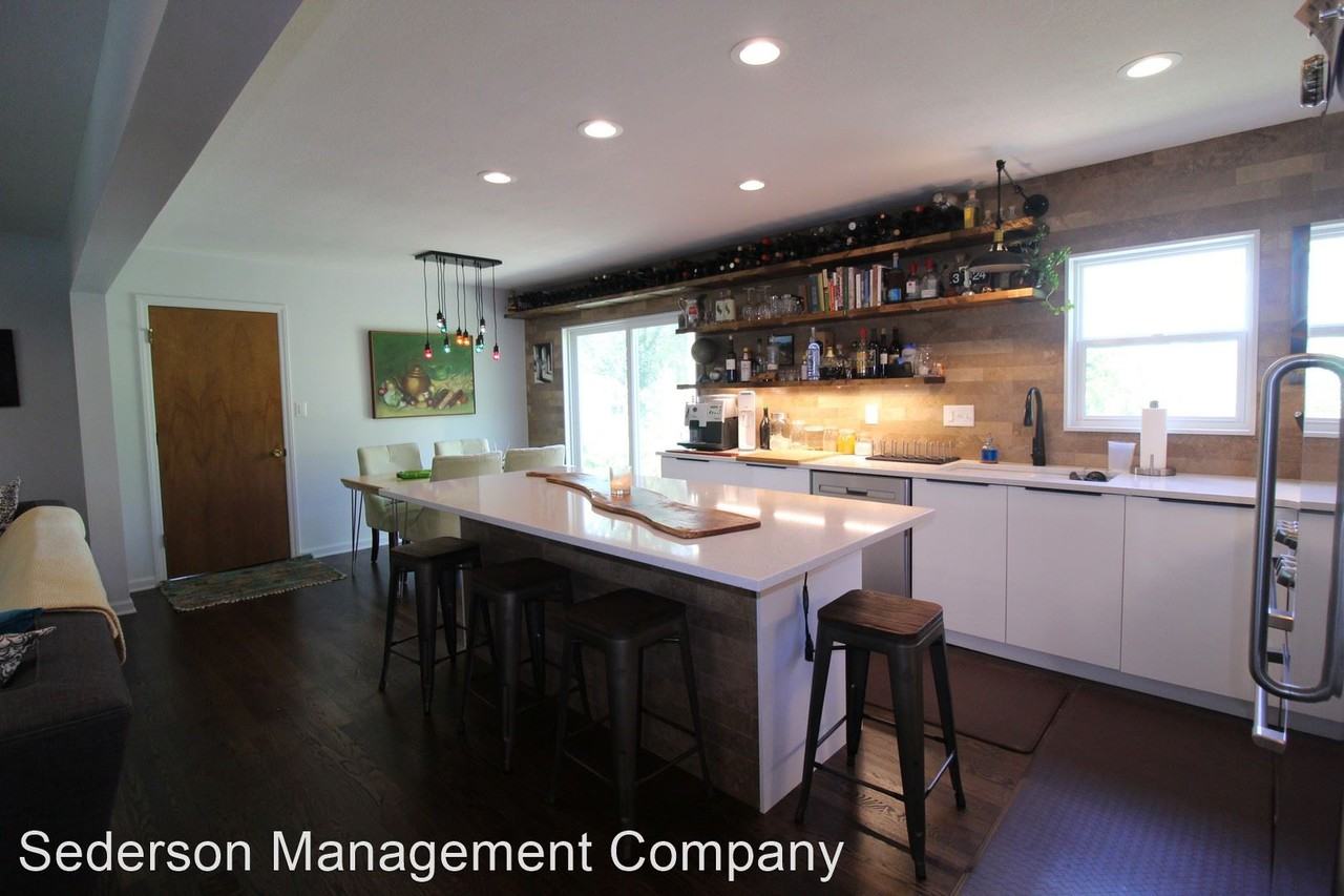 5739 Beverly Ln - Photo 2 of 12