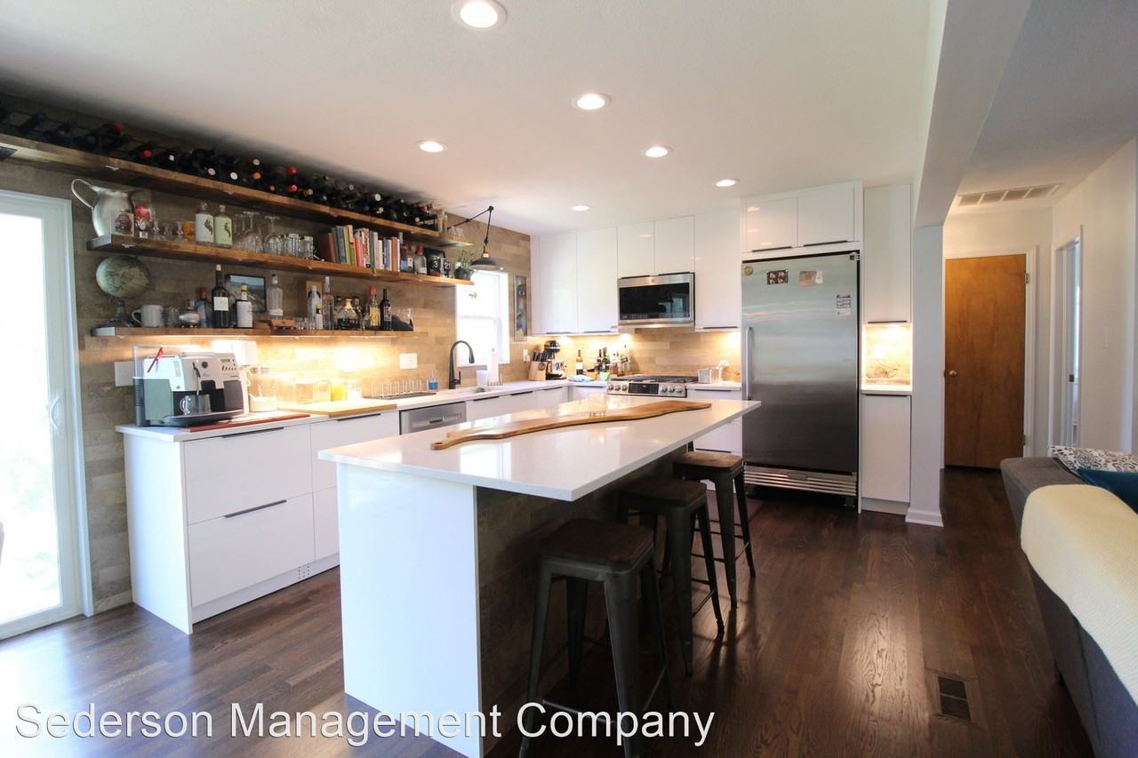 5739 Beverly Ln - Photo 3 of 12