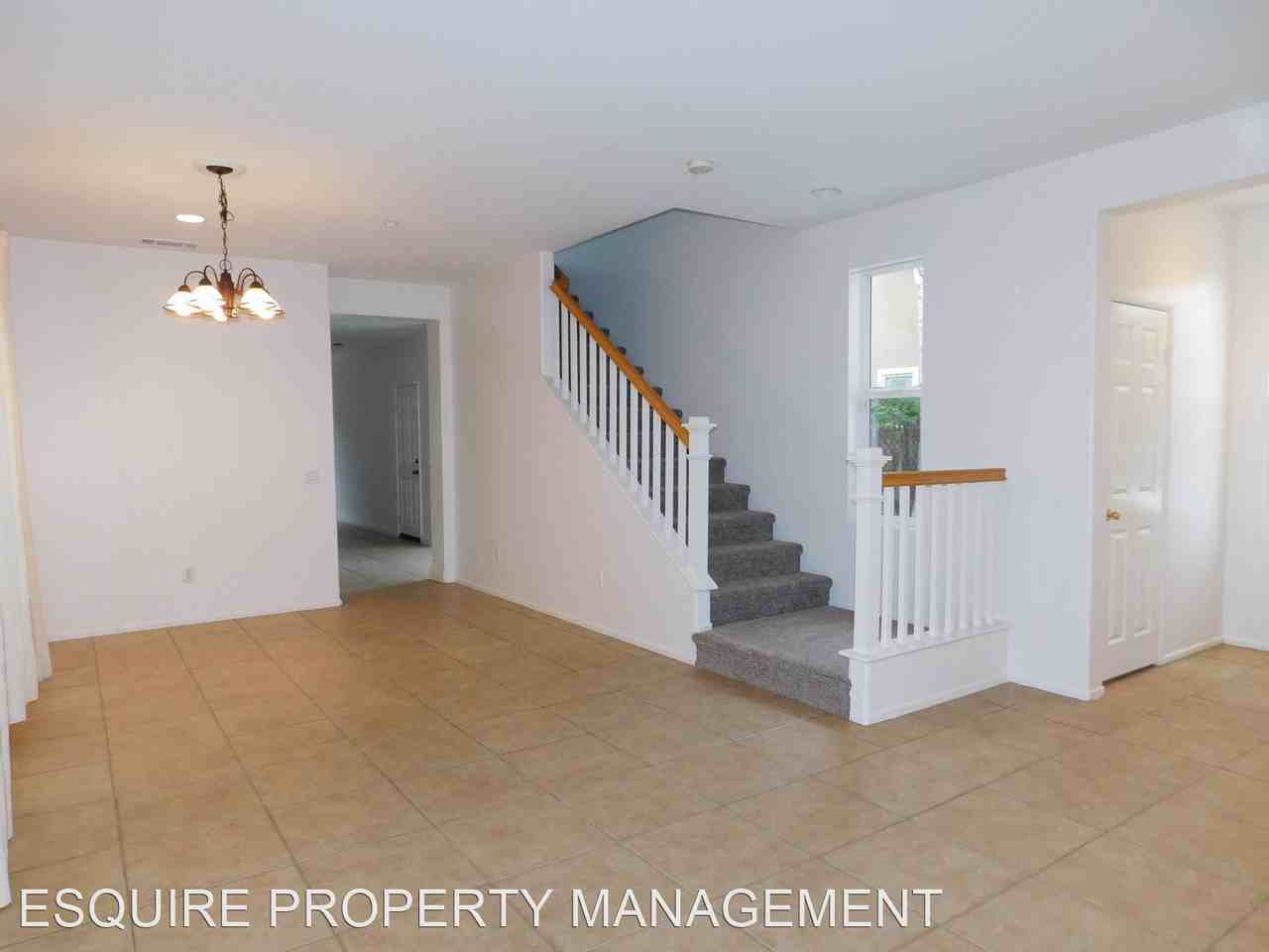 718 Entrada Dr - Photo 2 of 8