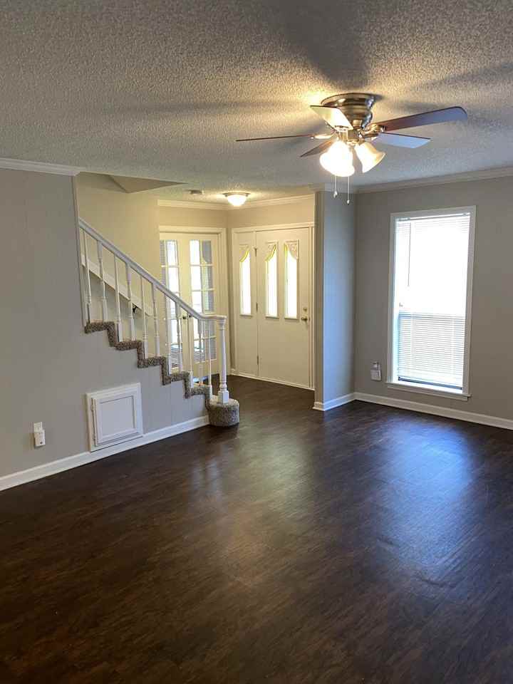 7 Wild Berry Pl - Photo 3 of 24