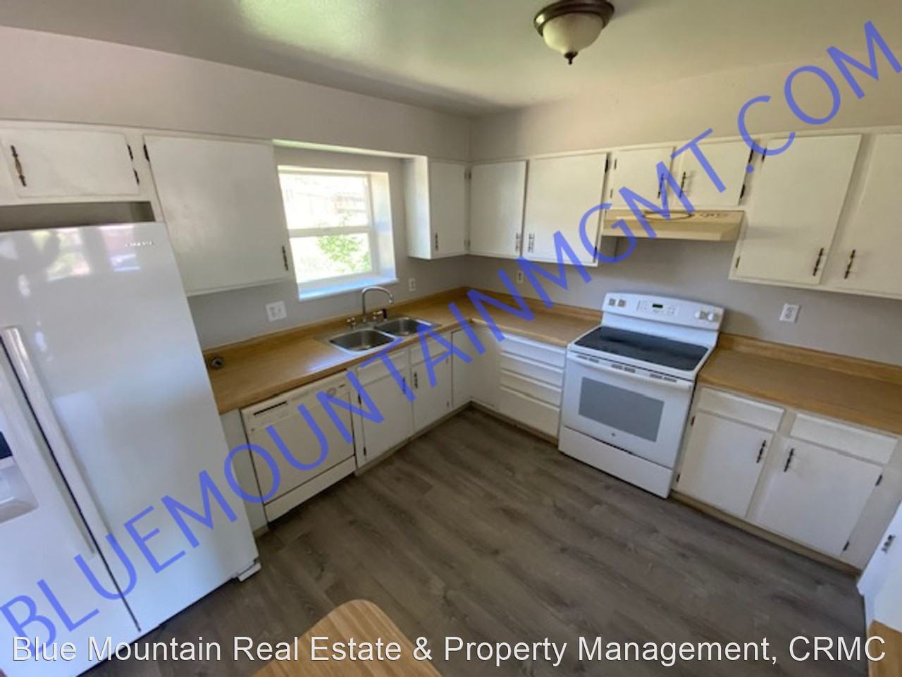 7140 Poteae Dr - Photo 3 of 10