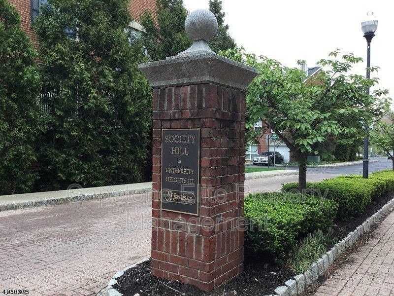 67 Vaughan Dr - Photo 4 of 21