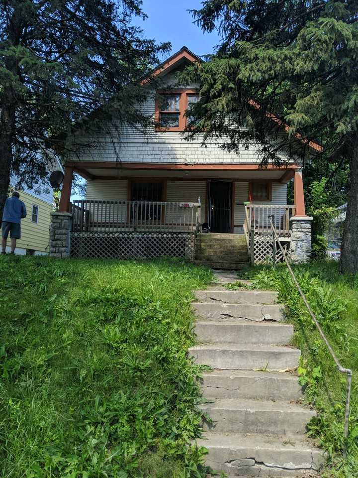 3224 Spruce Ave #3224 - Photo 2 of 9