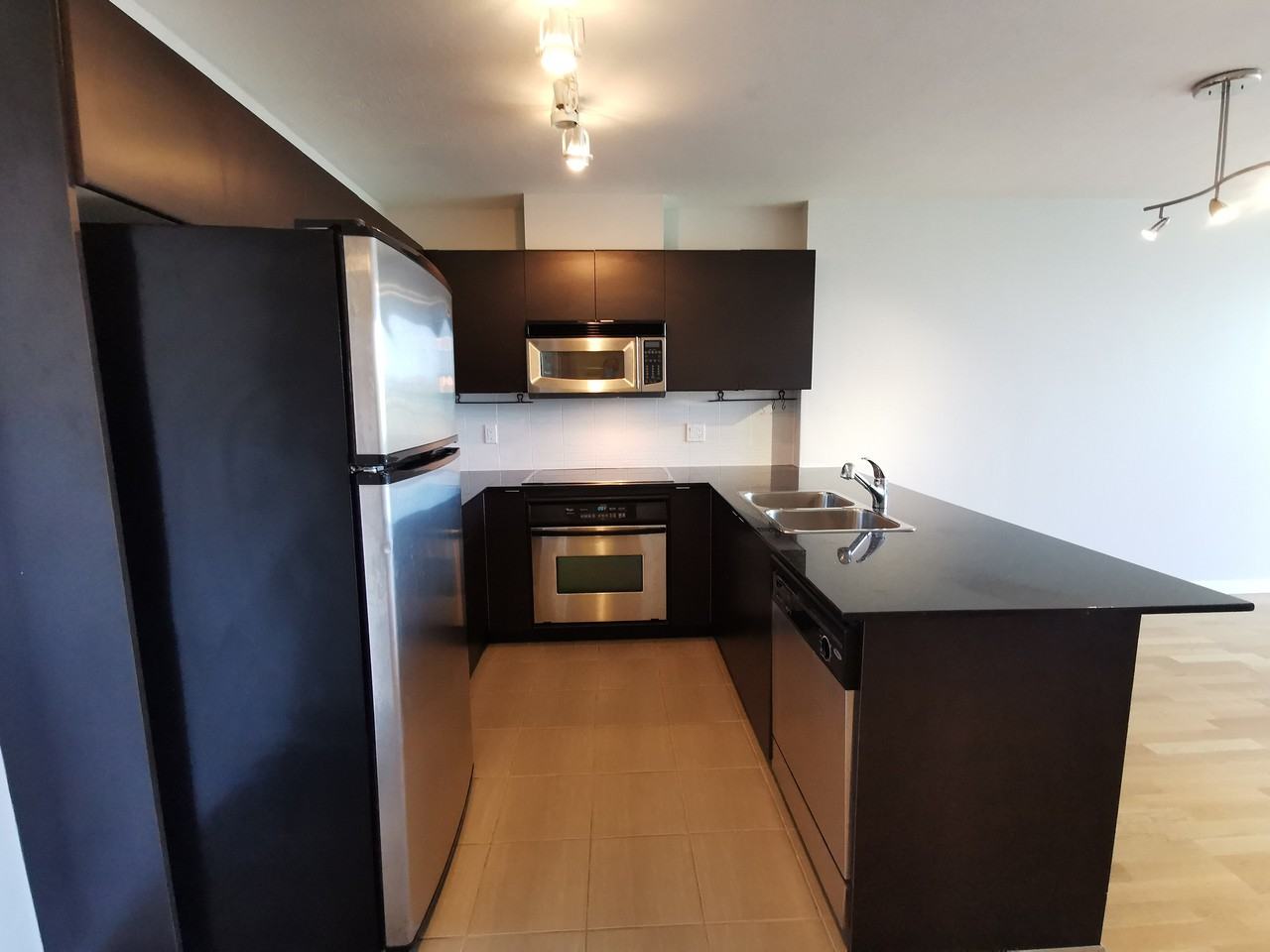 403 - 4178 Dawson St. - Photo 2 of 13