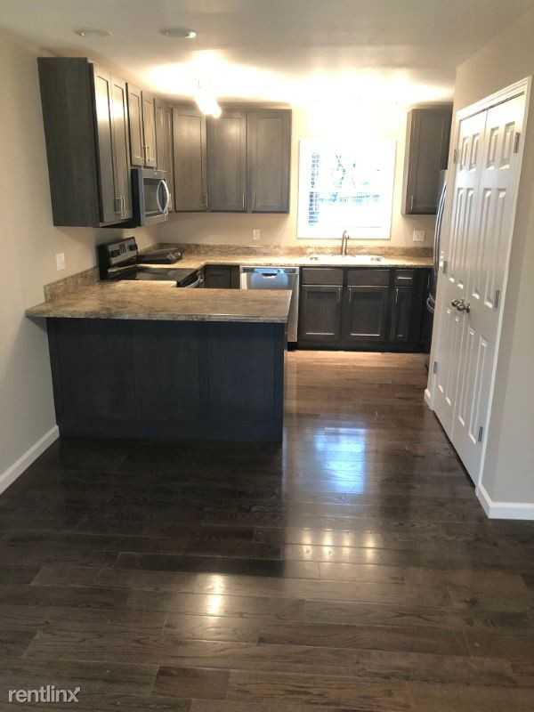 1355 Charleston Ave - Photo 2 of 5