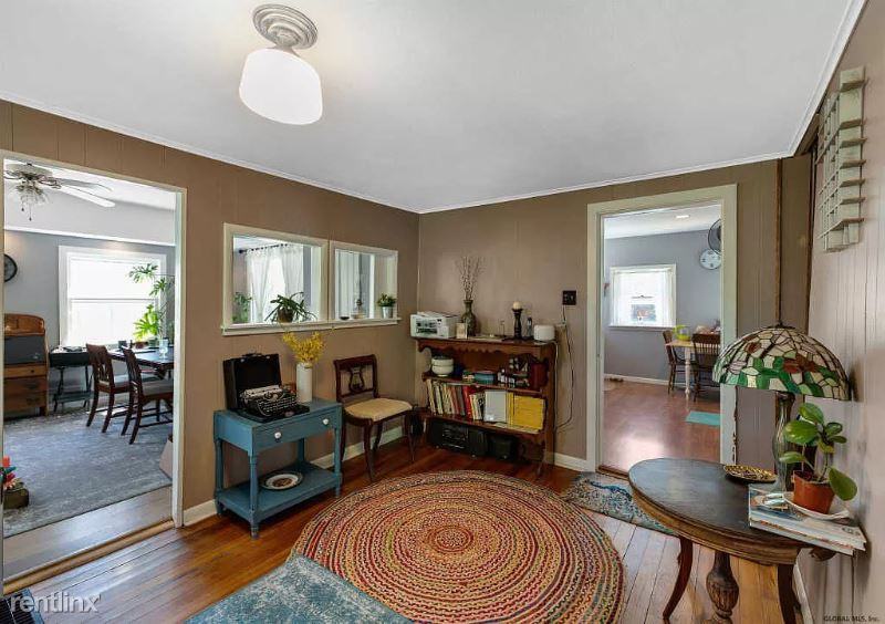 204 Riverview Rd - Photo 2 of 17