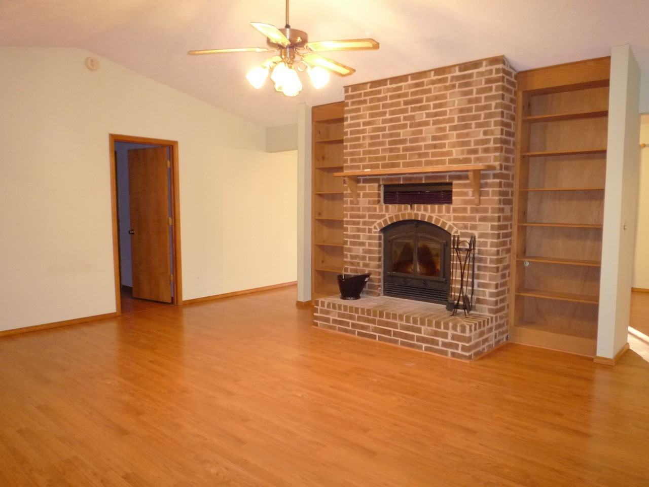 66 Leawood Dr - Photo 3 of 20